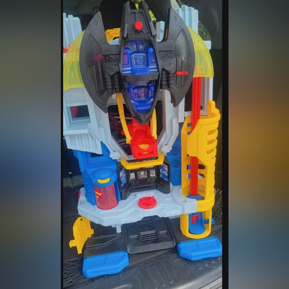 Imaginext DC Super Friends Ultimate Headquarters Playset